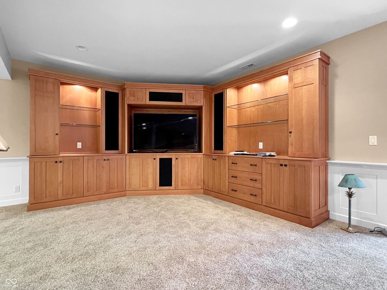 Property Photo:  6105 Horizon Drive  IN 47201