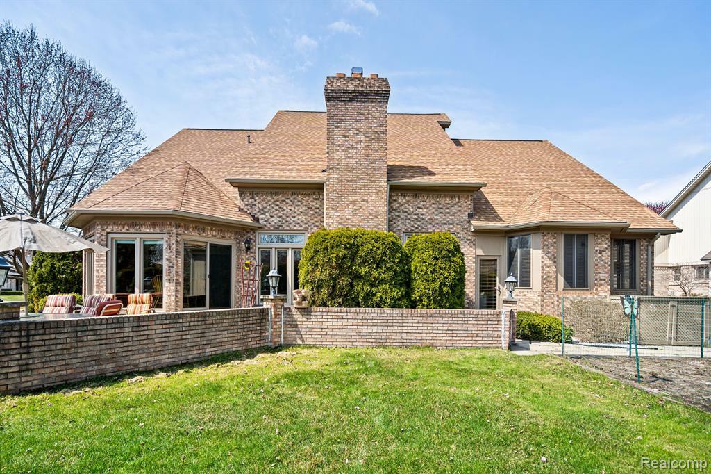 Property Photo: 43564 Vena Court MI 48038 6420