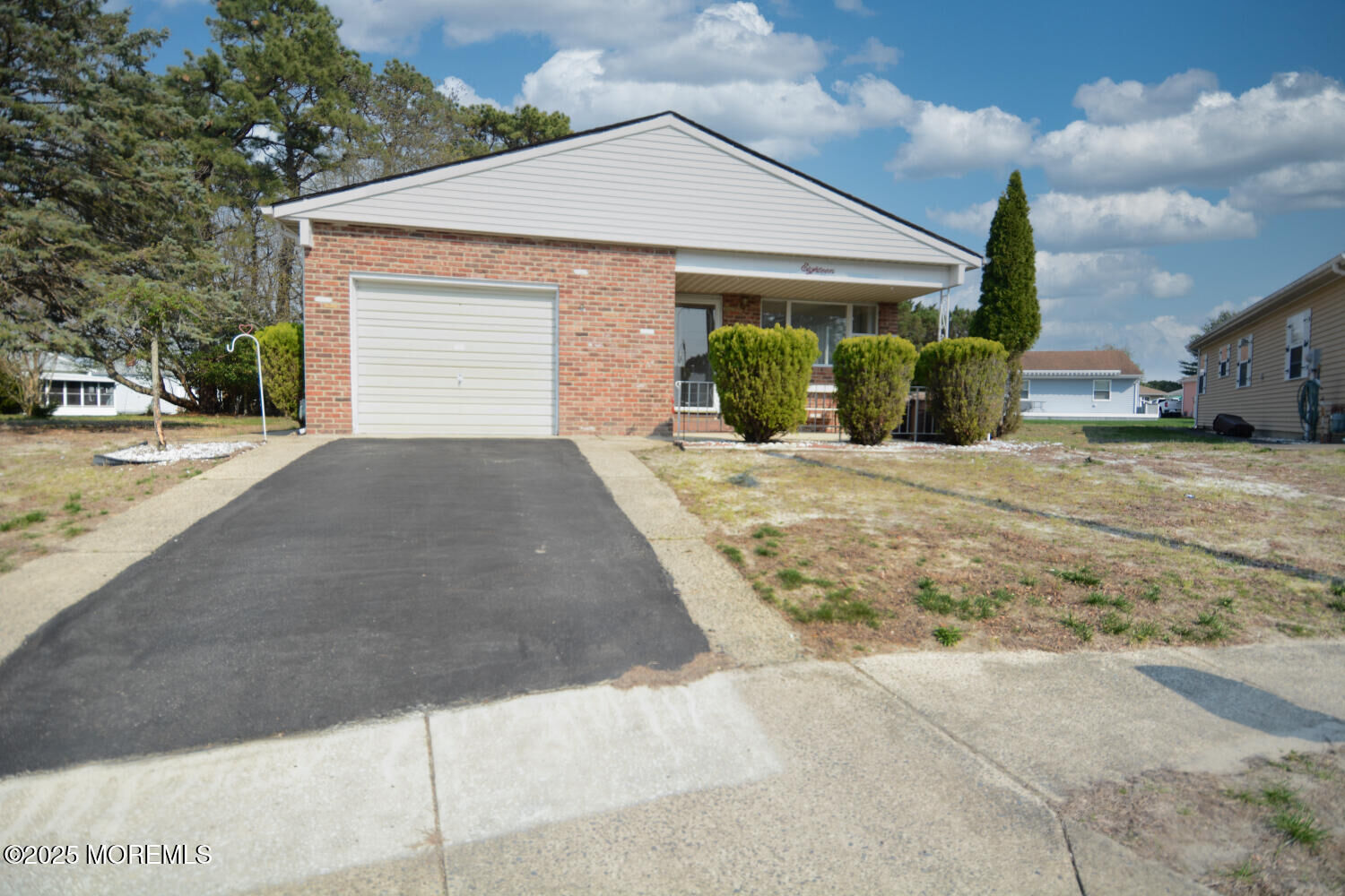 Property Photo:  18 Morongo Court  NJ 08757 