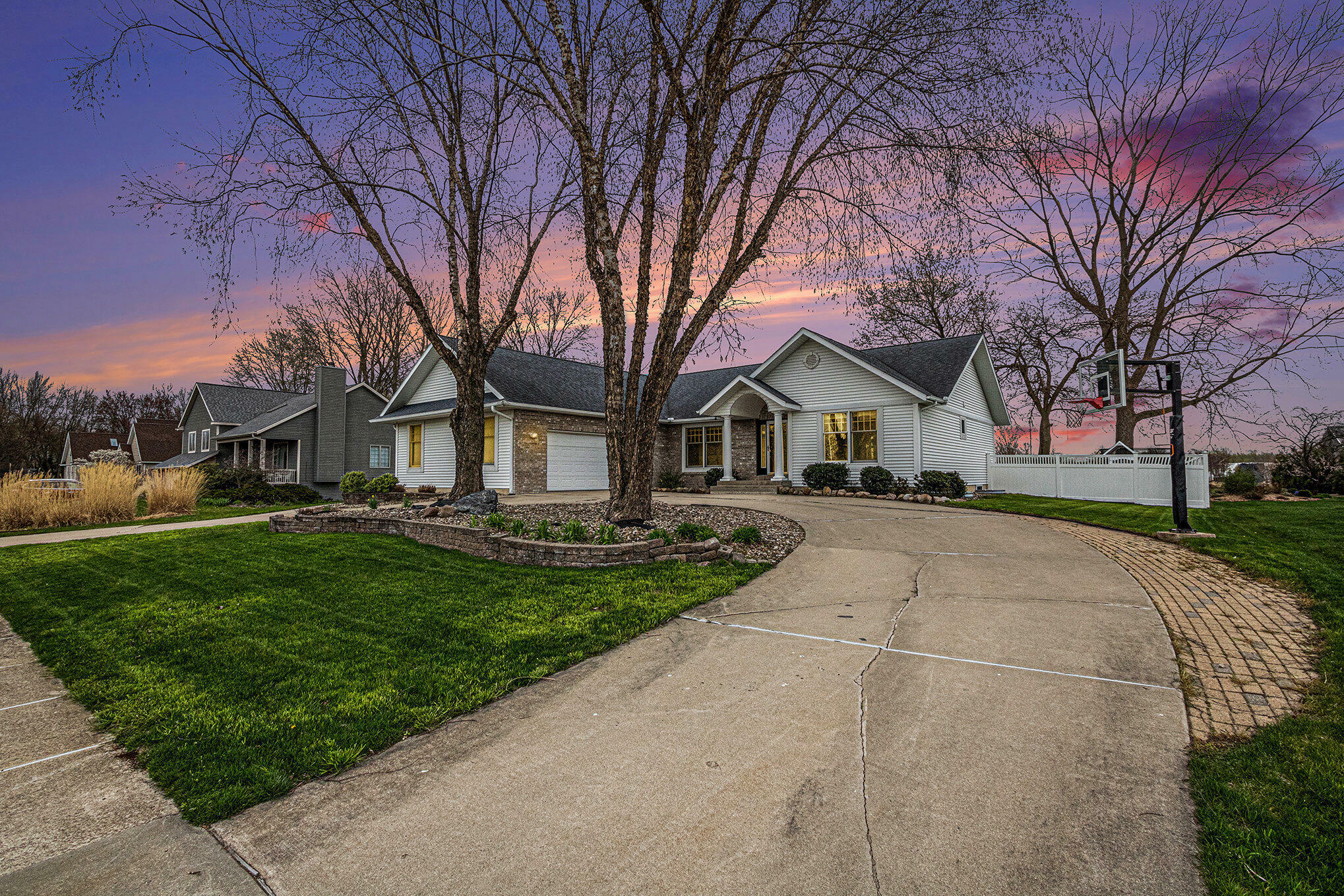5591 Pioneer Avenue  St. Joseph MI 49085 photo
