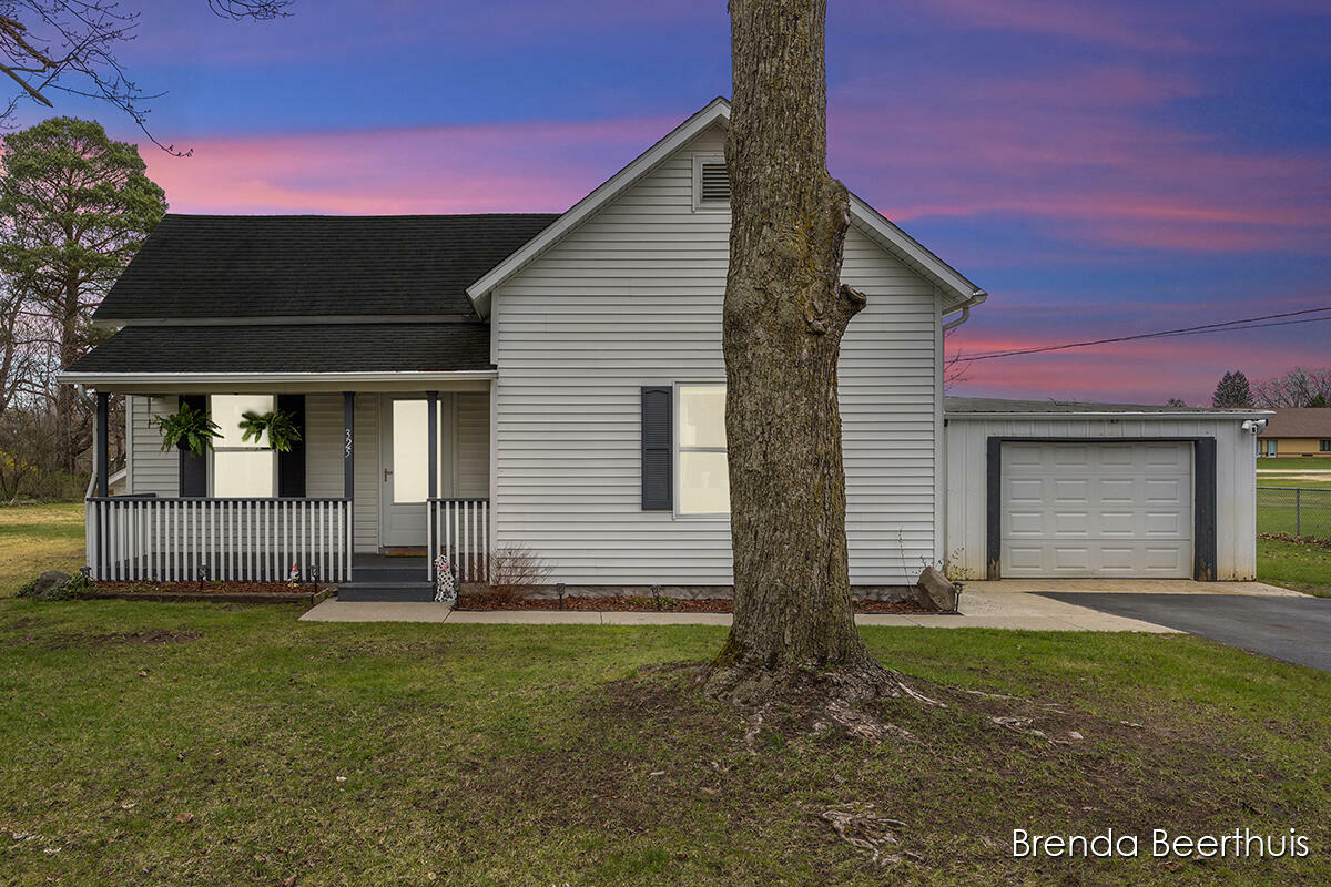 Property Photo: 325 Cedar Street MI 49329