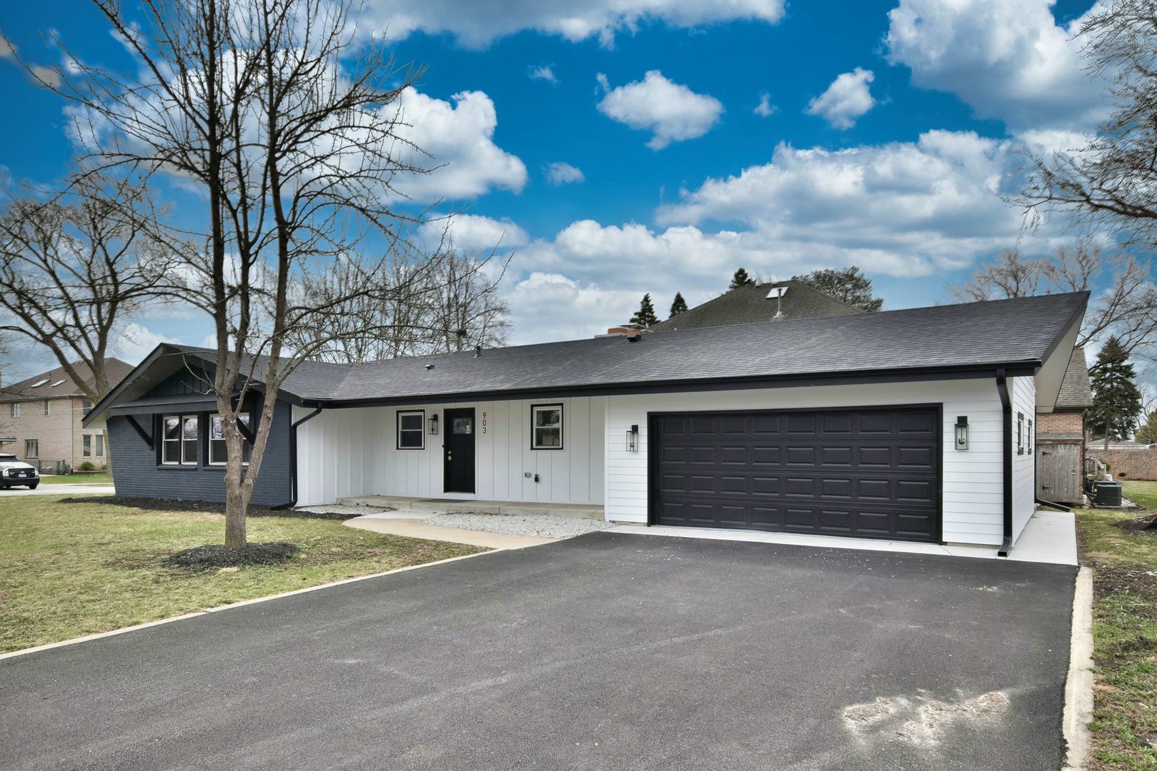 Property Photo: 903 Jarvis Avenue IL 60018