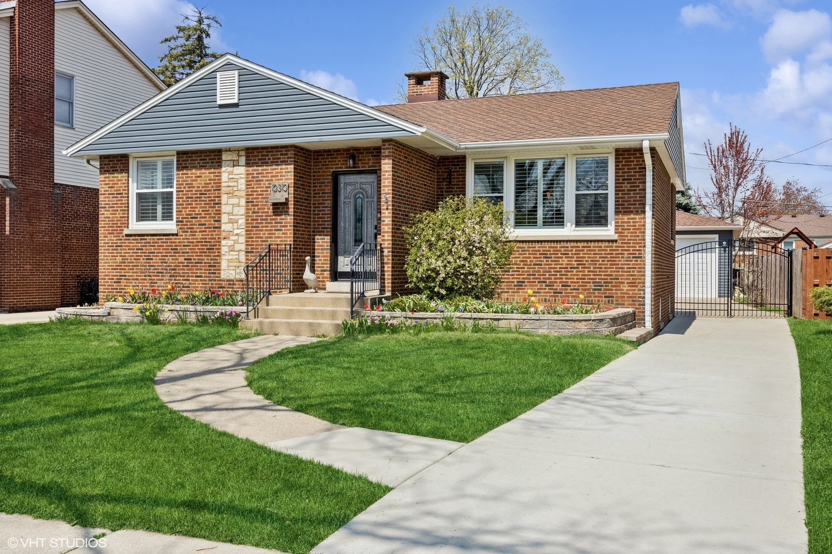 Property Photo: 10310 Oxford Street IL 60154