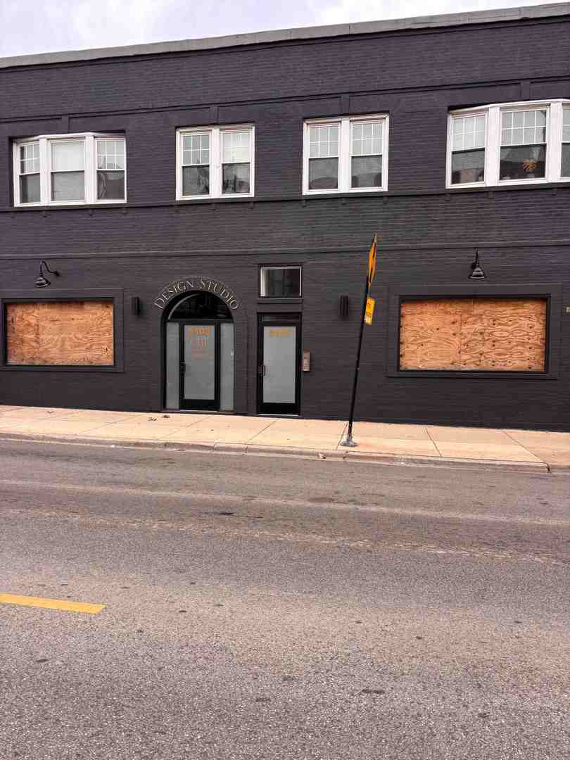 Property Photo:  5107 W Montrose Avenue 2W  IL 60630 