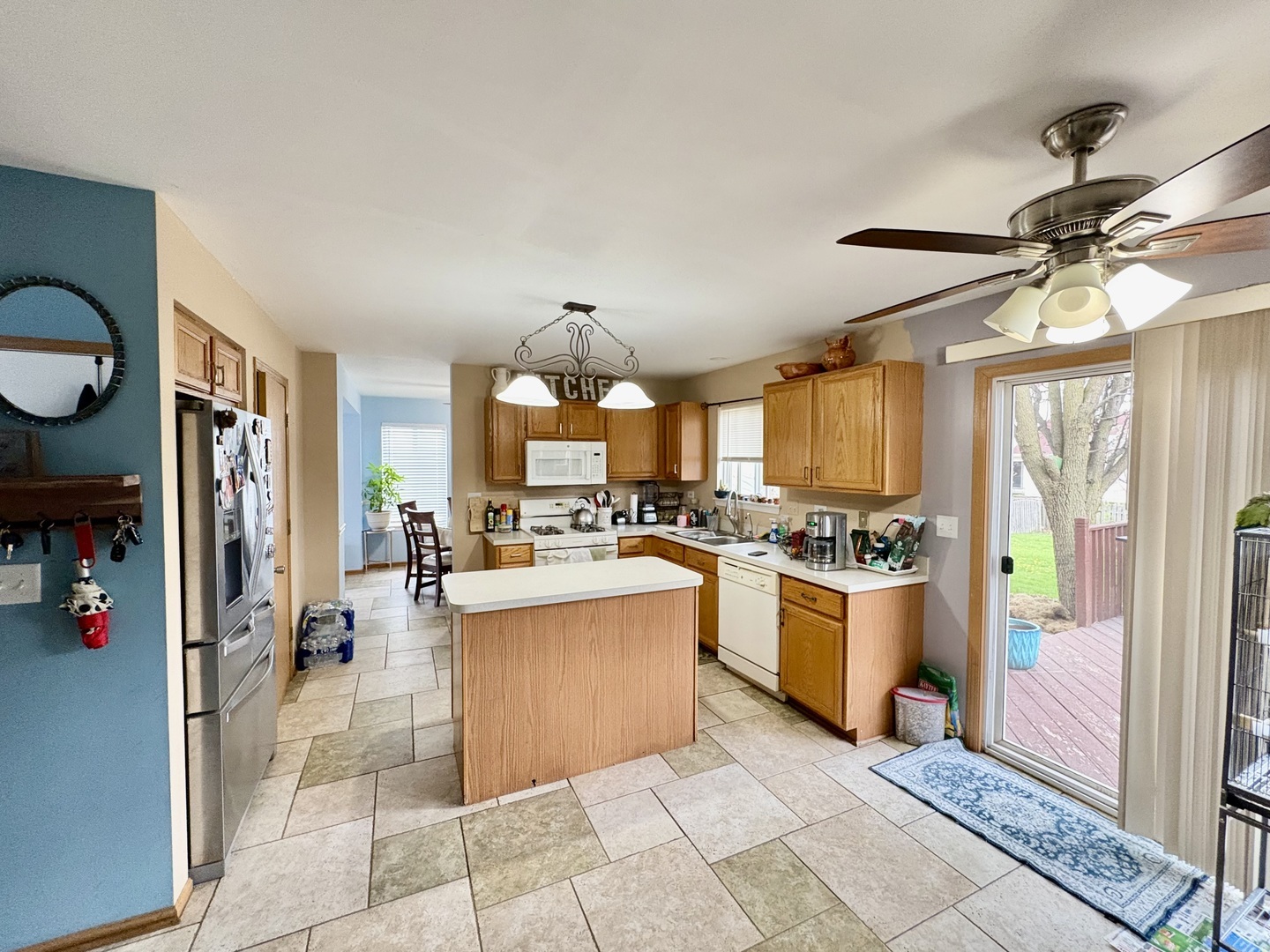 Property Photo: 2121 Kathleen Circle IL 60538
