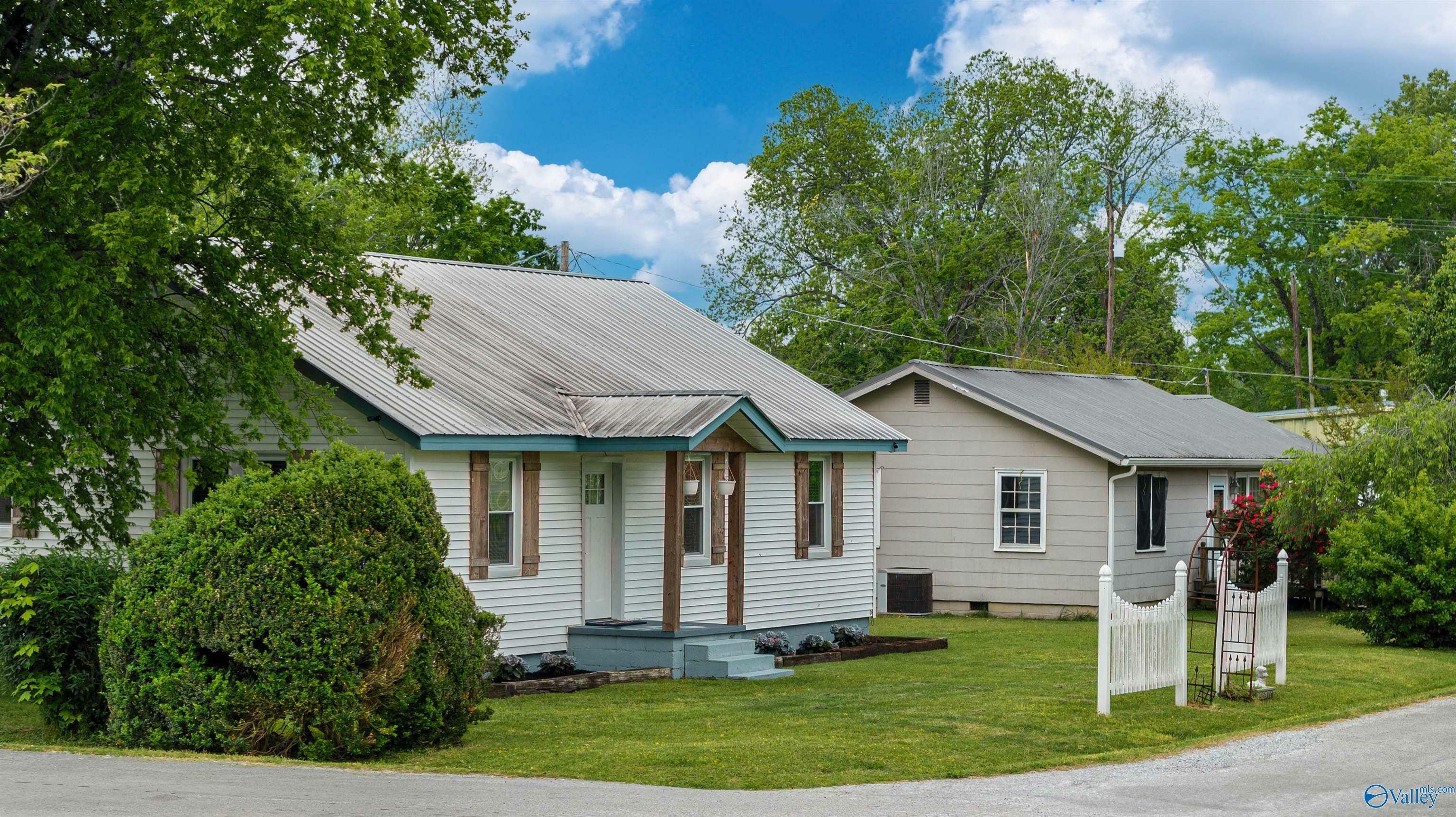 Property Photo: 302 Nebraska Avenue AL 35772