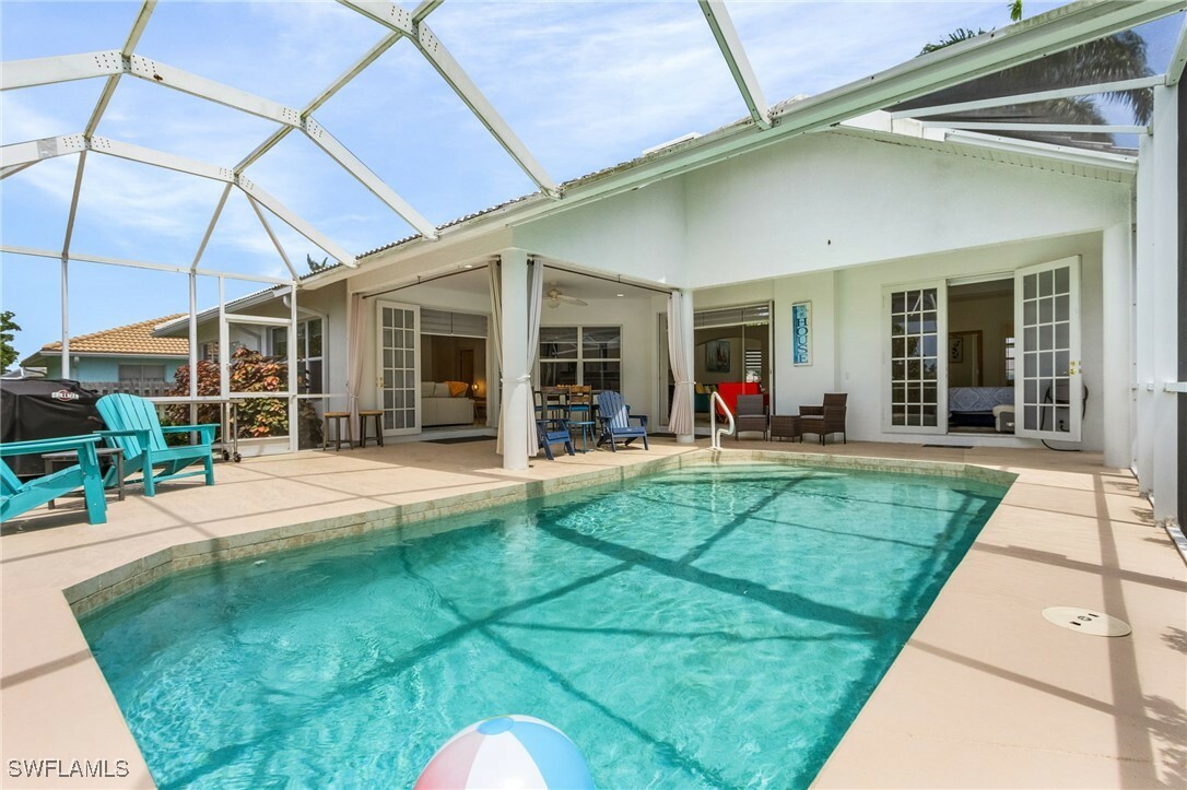 Property Photo: 42 Tahiti Road FL 34145
