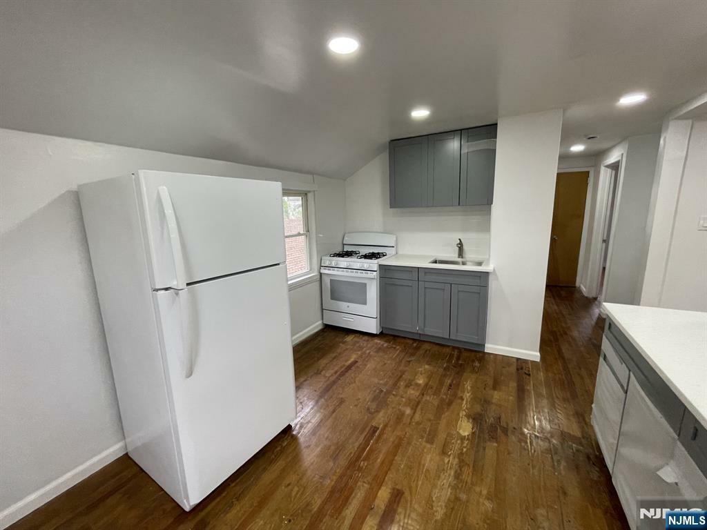 Property Photo:  10 Christopher Court 2  NJ 07644 