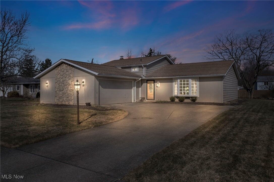 Property Photo:  20280 Applewood Lane  OH 44149 