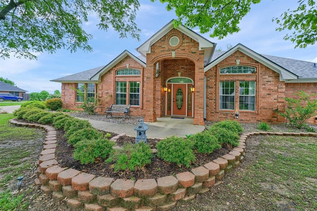 Property Photo:  133 Chrissa Drive  TX 75076 