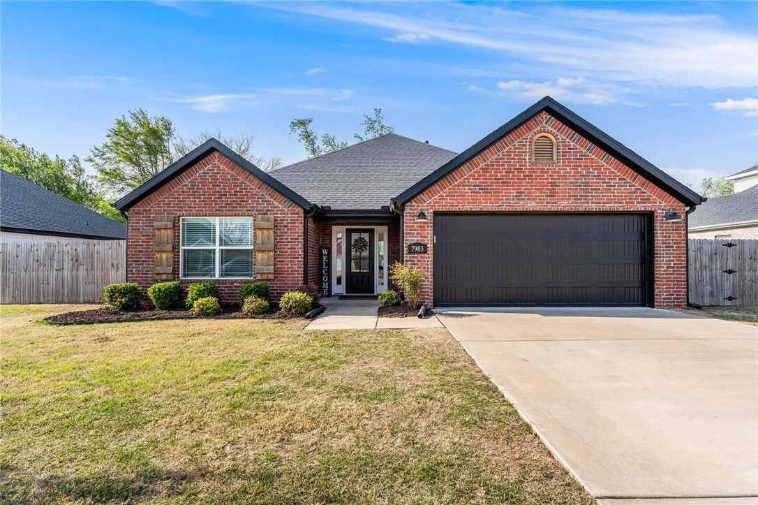 Property Photo: 7903 Longspur Avenue AR 72762