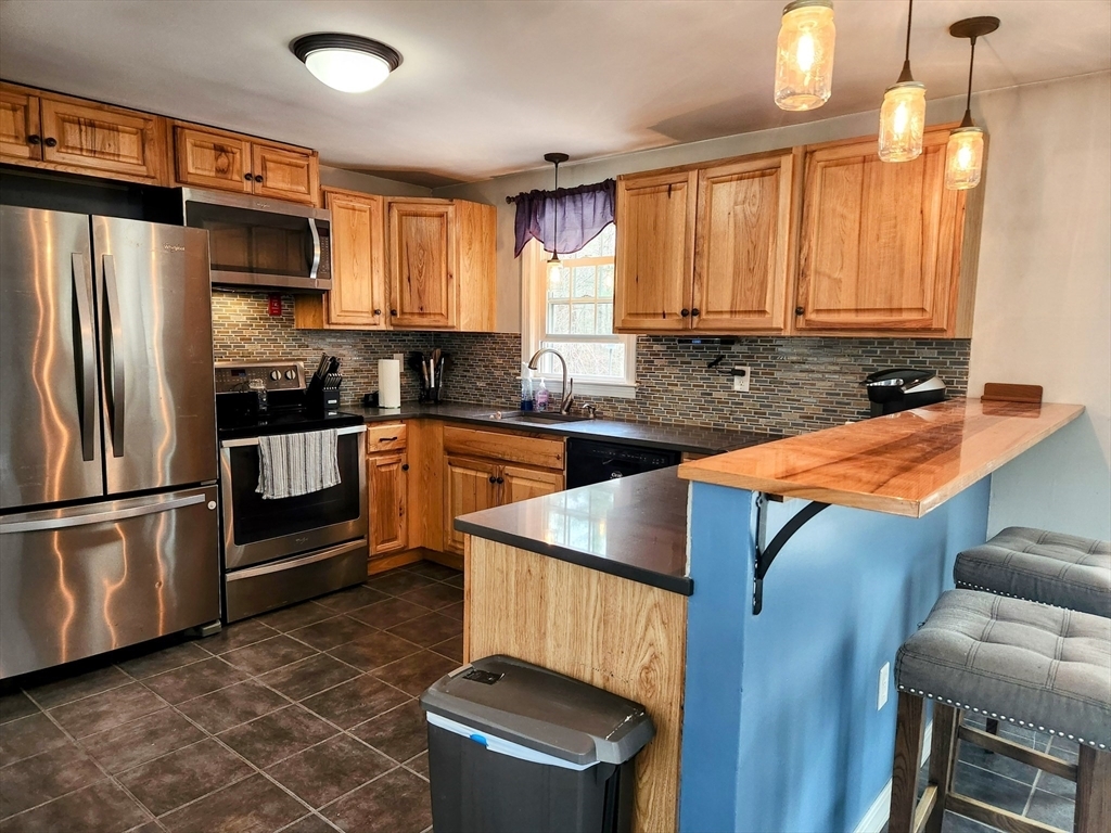 Property Photo: 85 North Street MA 01522