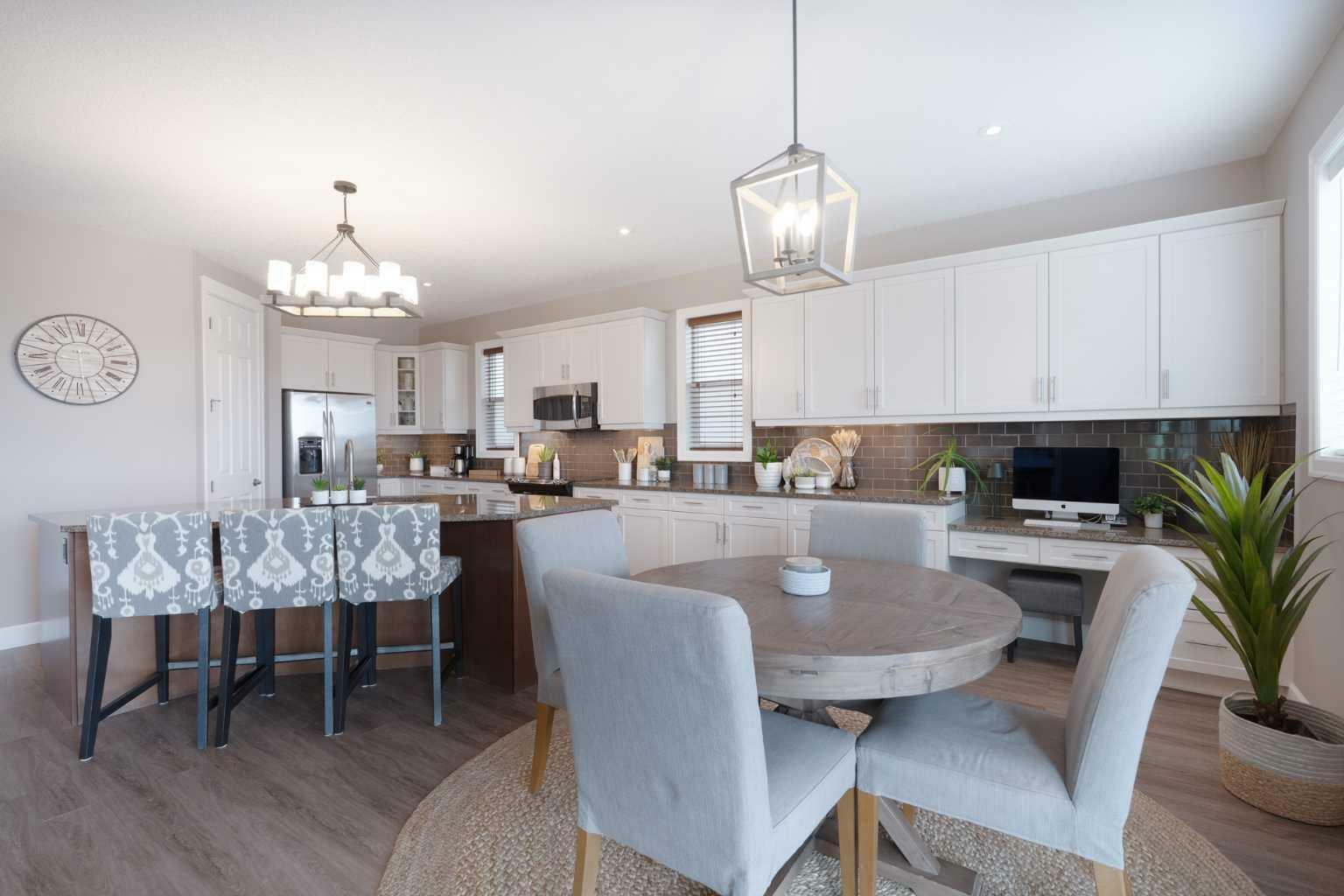 Photo de la propriété: 64 Windgate Close SW AB T4B 3S9
