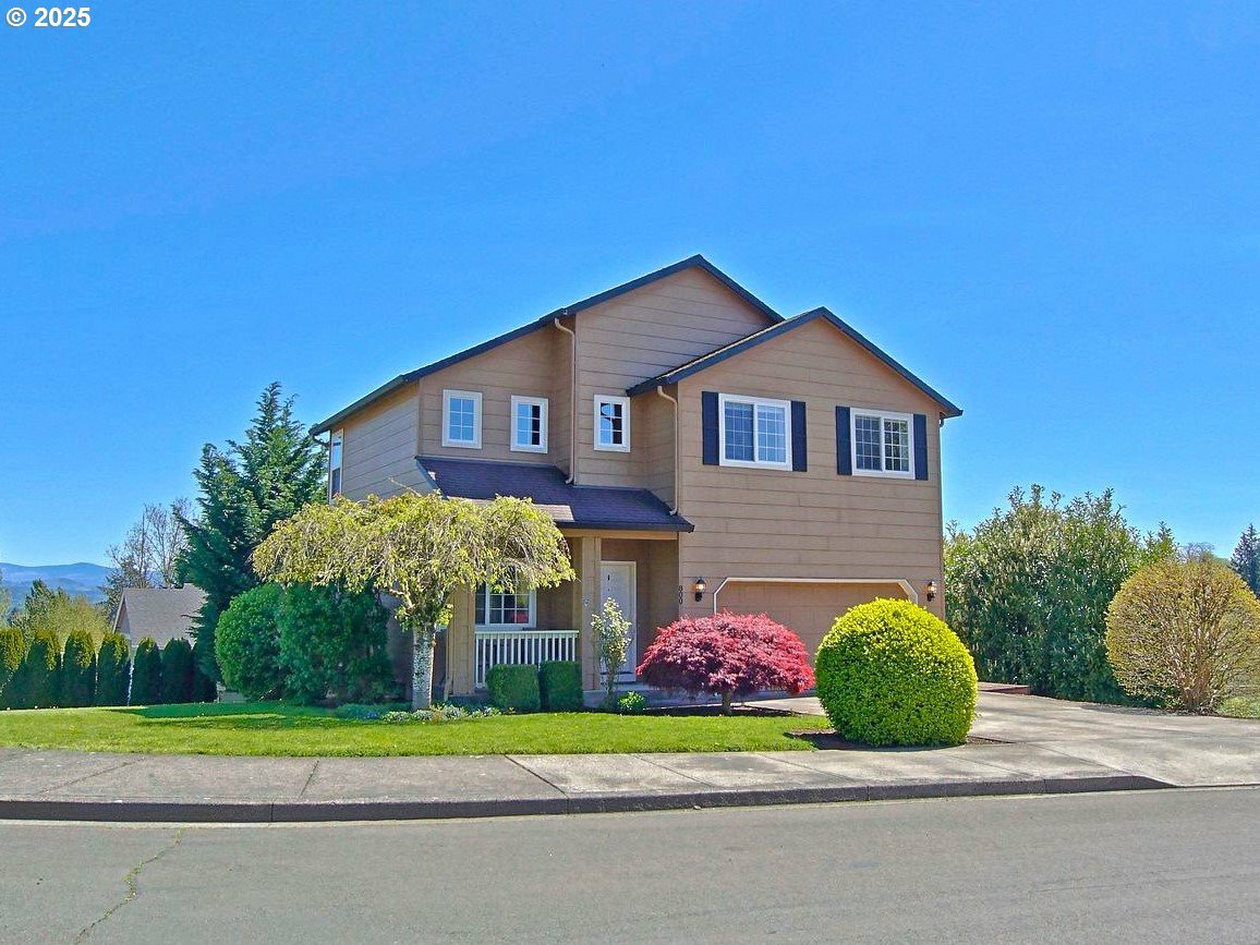 Property Photo: 800 NW Magnolia St WA 98607