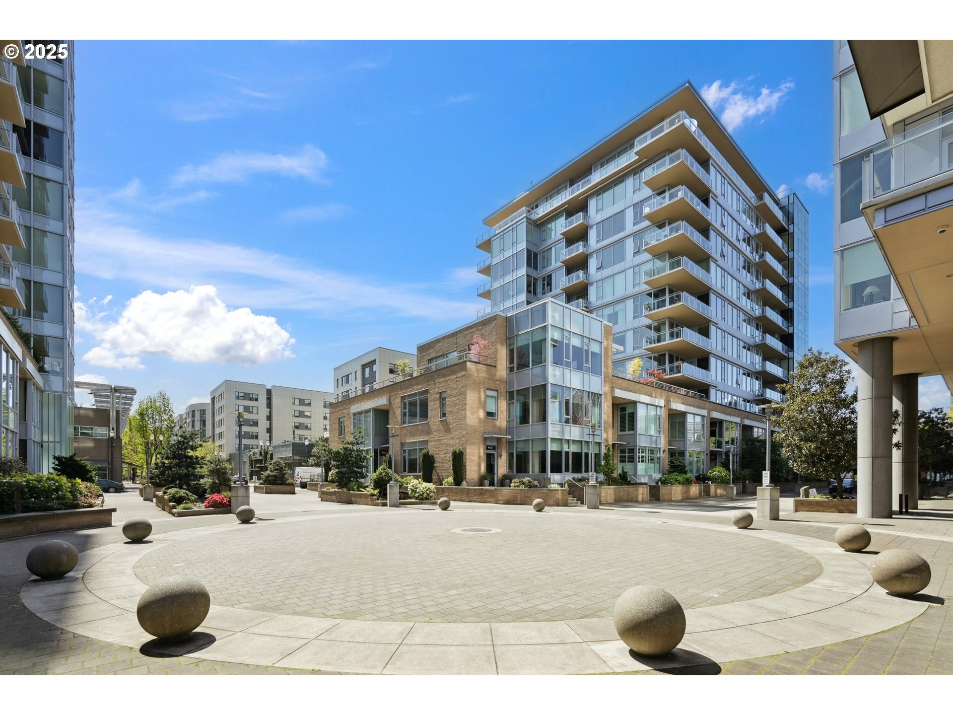 Property Photo: 1930 S River Dr W506 OR 97201