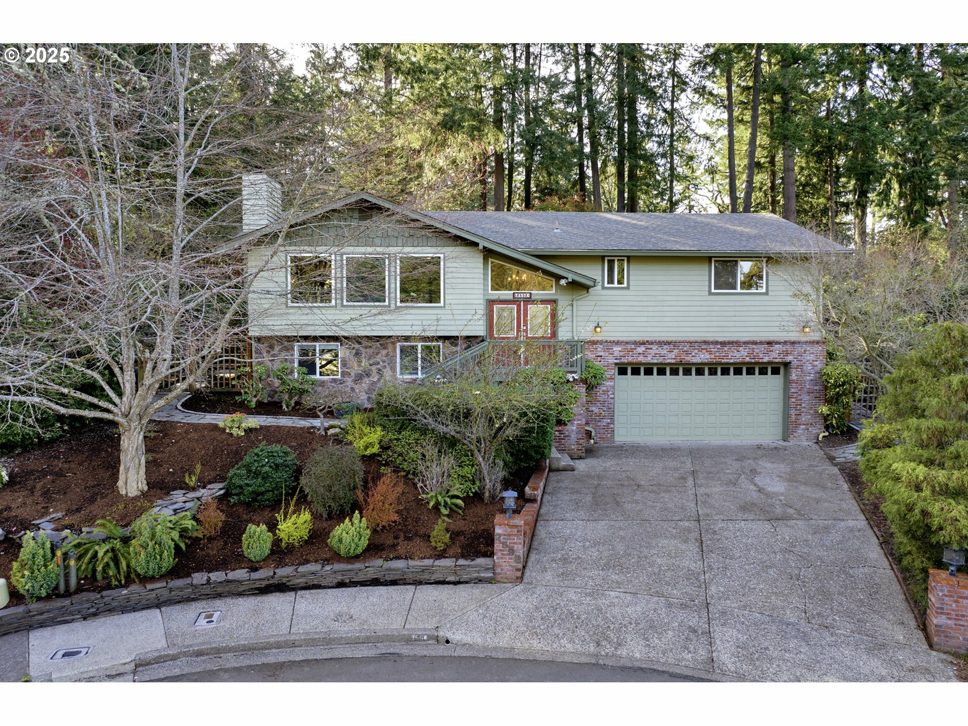 2592 City View St  Eugene OR 97405 photo