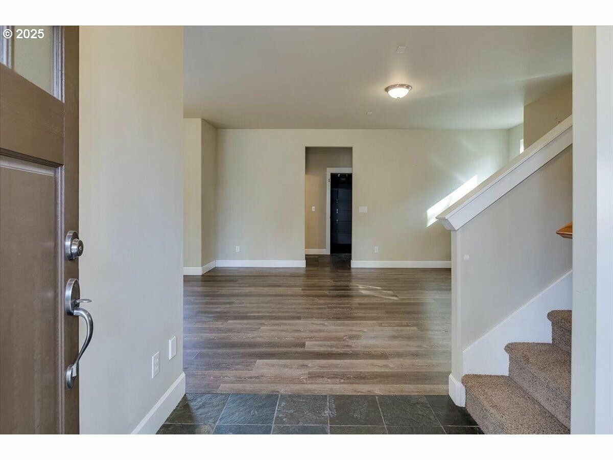 Property Photo: 20370 SE Murphy Rd OR 97702
