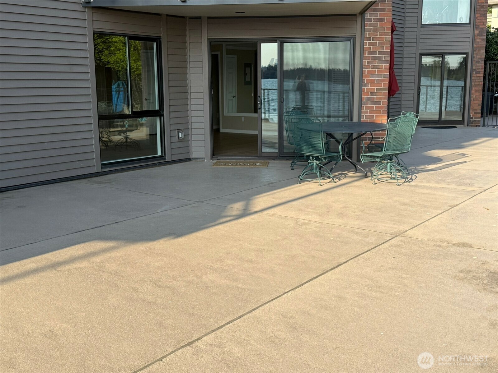 Property Photo: 5535 Lake Washington Blvd NE 102 WA 98033