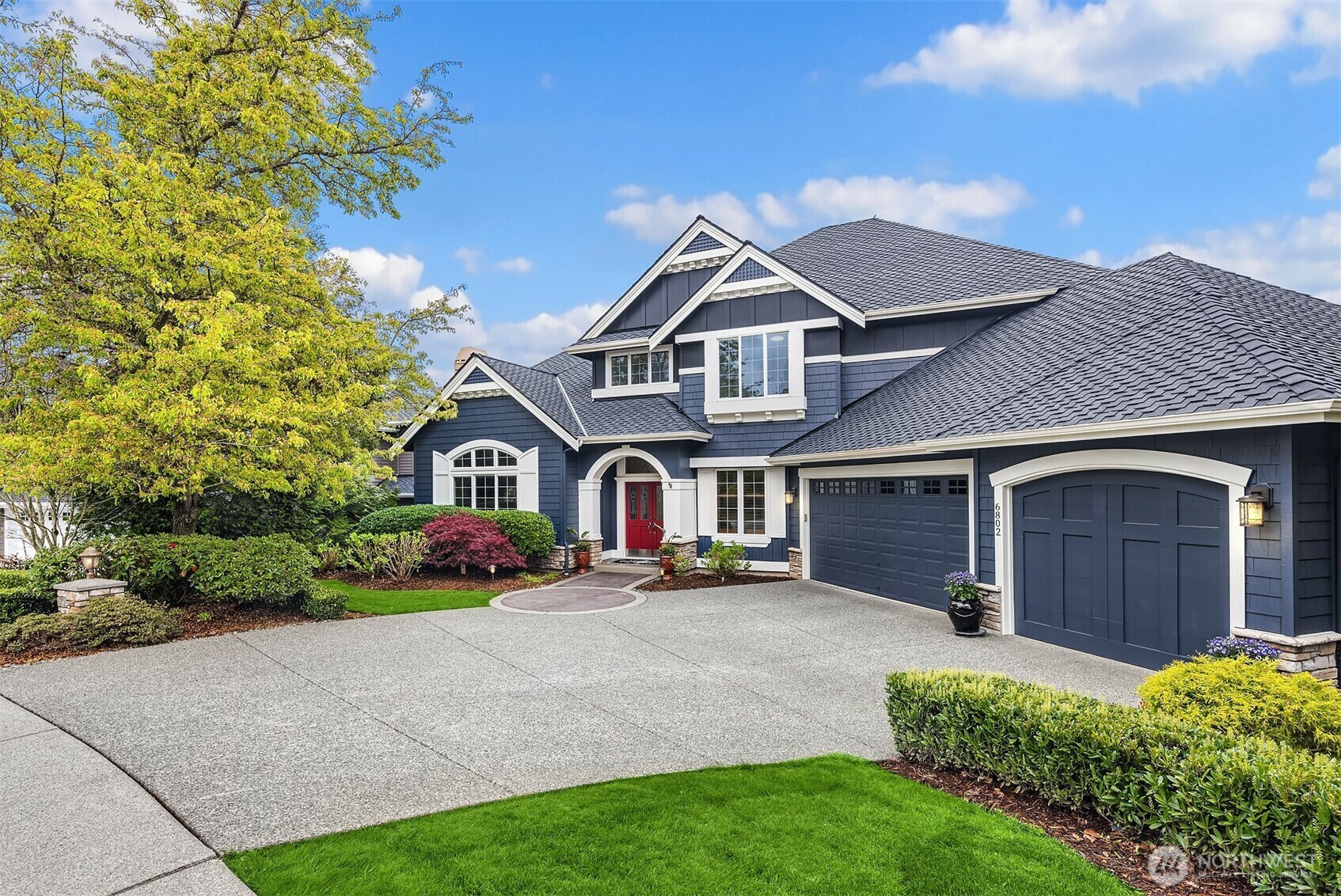 Property Photo: 6802 Cascade Avenue SE WA 98065
