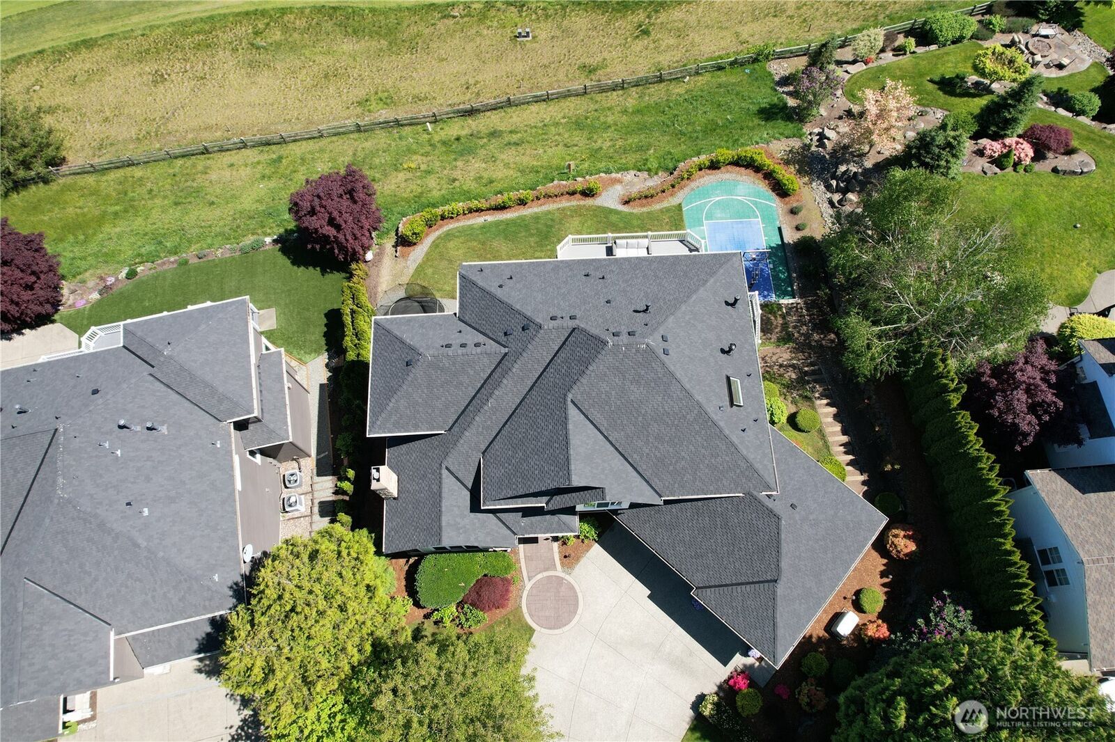 Property Photo:  6802  Cascade Avenue SE  WA 98065 