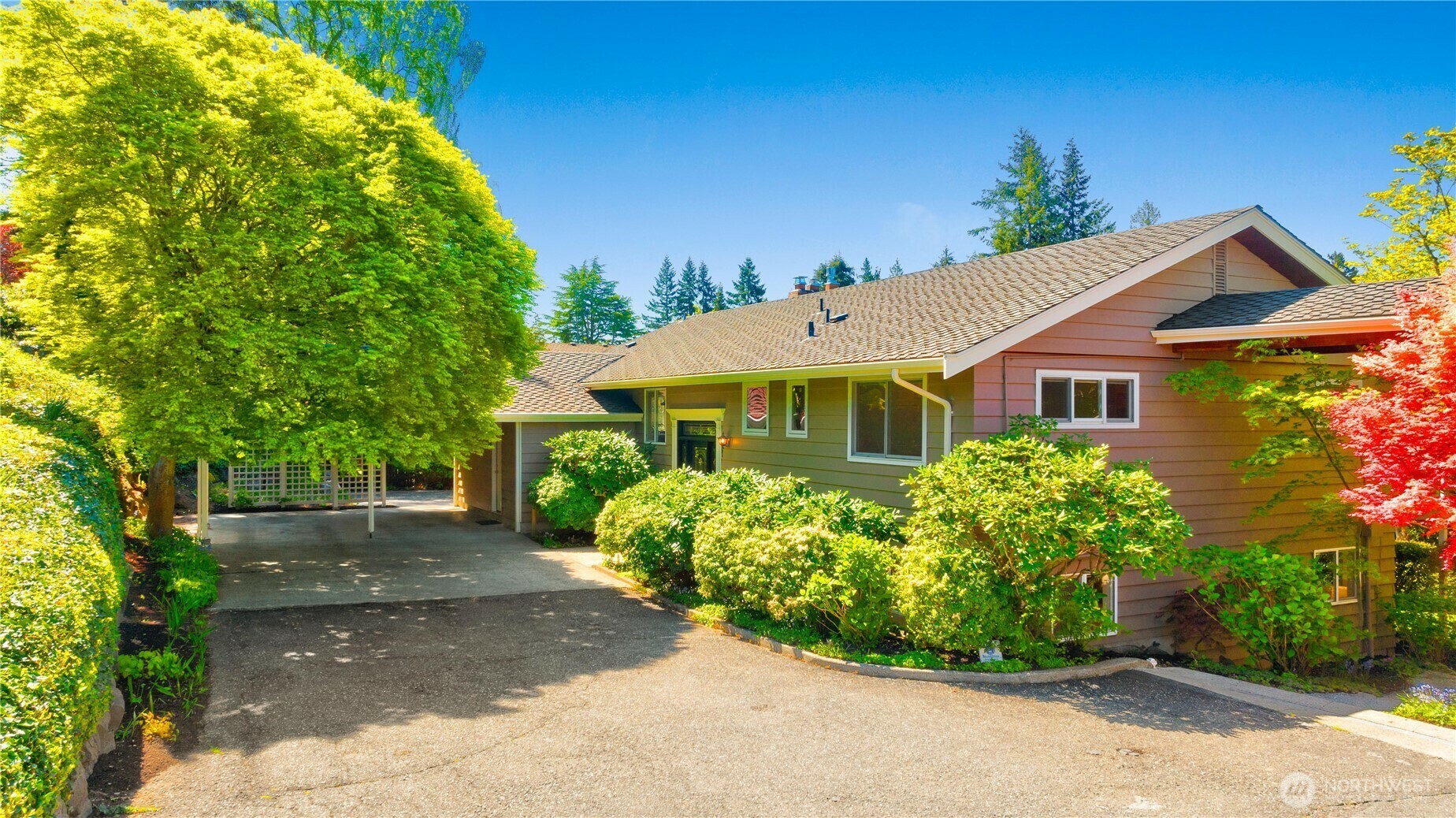 Property Photo: 9224 190th Street SW WA 98020
