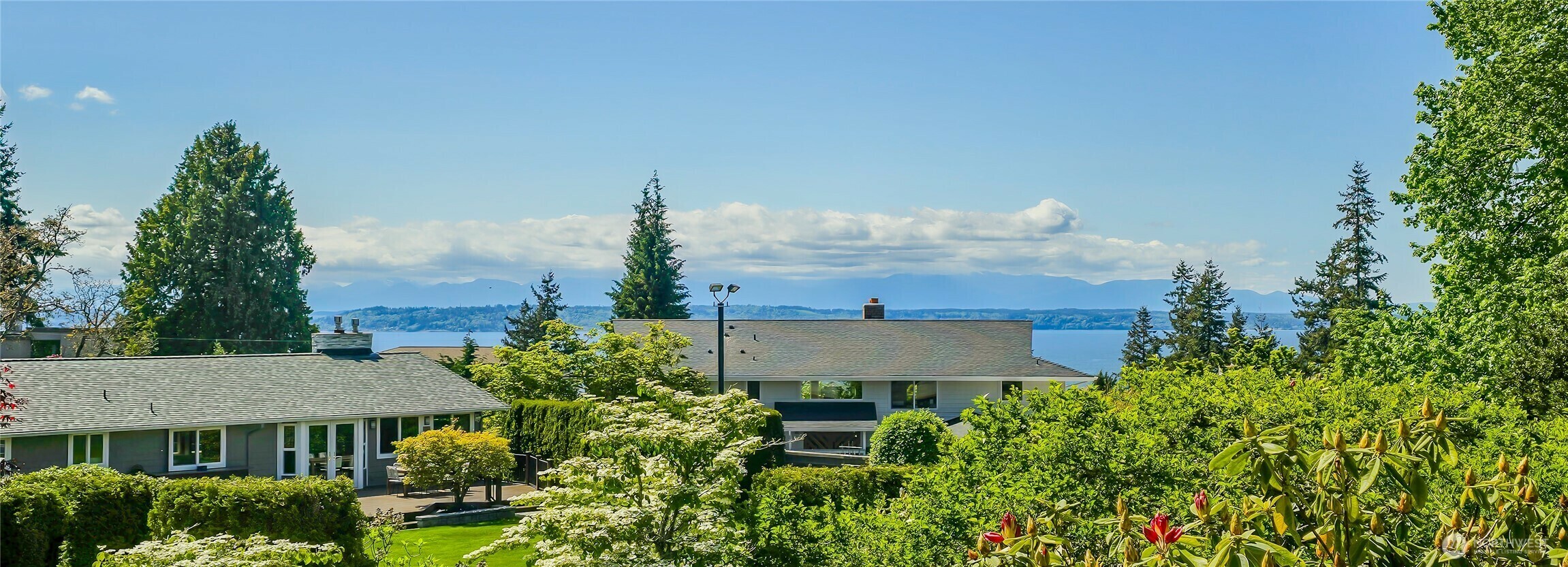 Property Photo: 9224 190th Street SW WA 98020