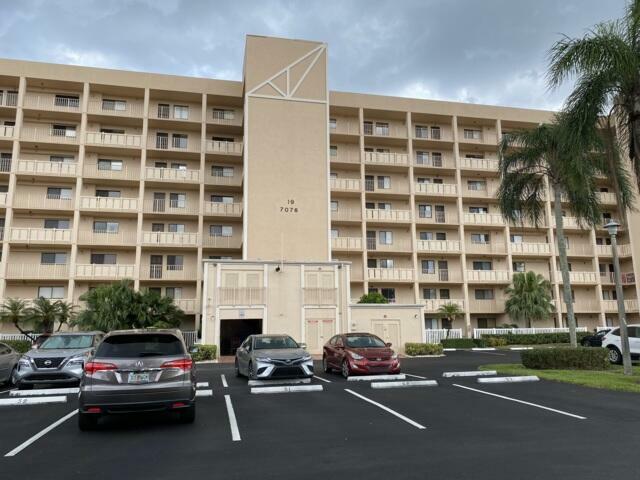 Property Photo: 7076 Huntington Lane 805 FL 33446
