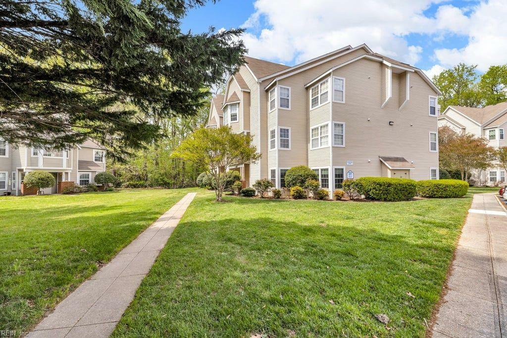 Property Photo: 107 Stratford Dr I VA 23185