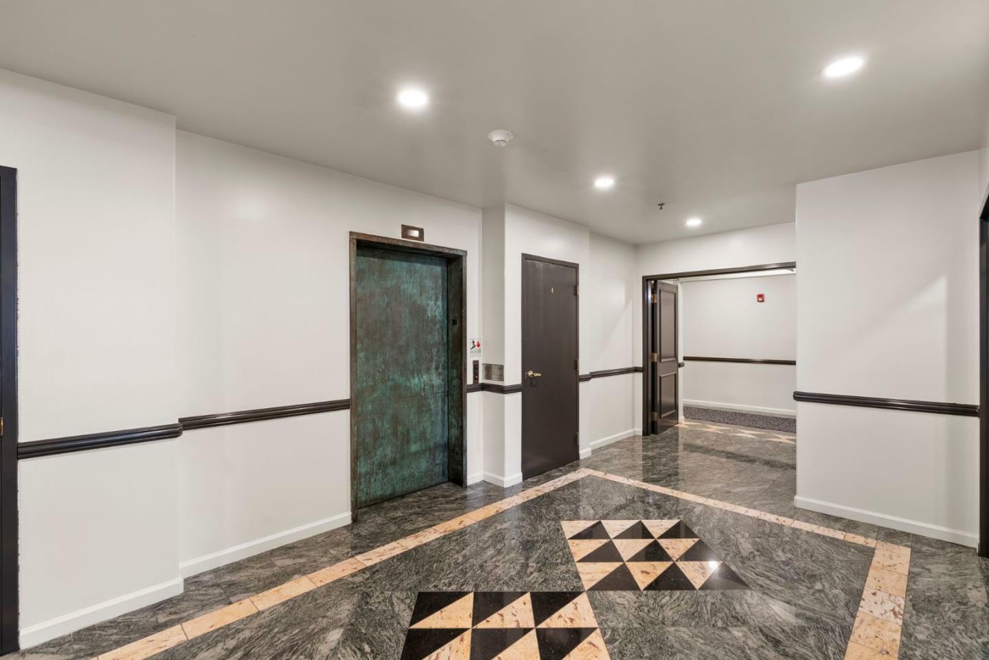 Property Photo: 200 Sheridan Avenue 307 CA 94306