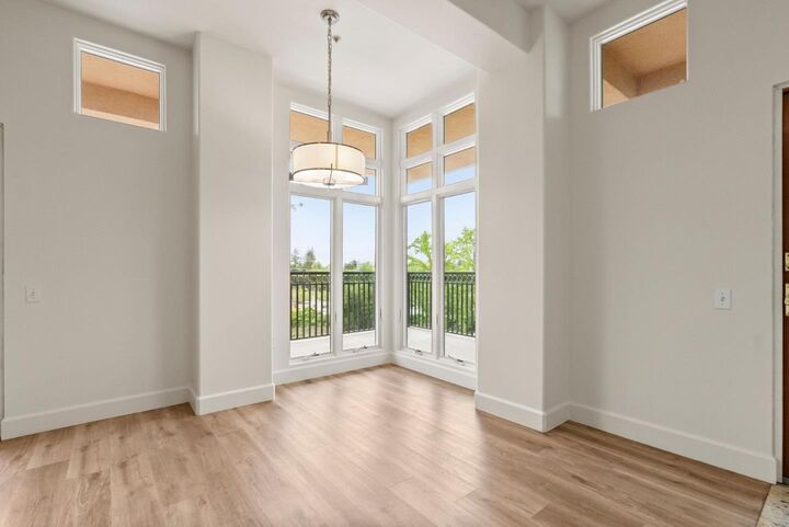 Property Photo: 200 Sheridan Avenue 307 CA 94306