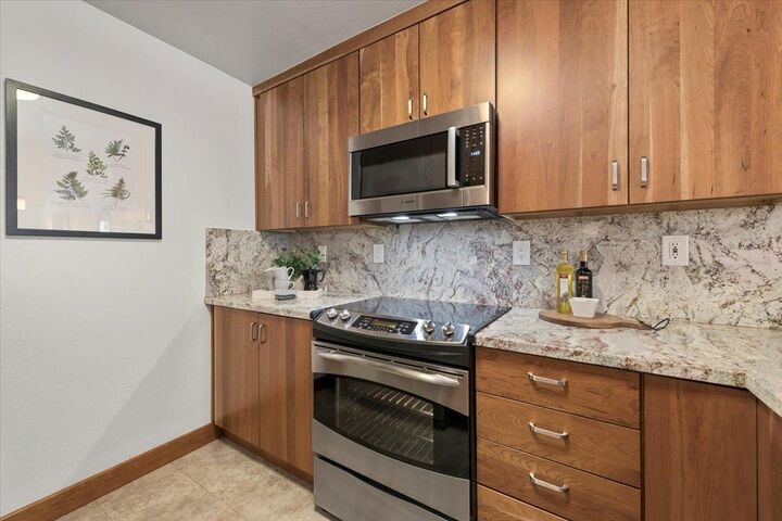 Property Photo:  2140 Santa Cruz Avenue B104  CA 94025 