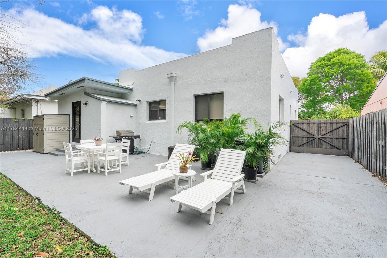 Property Photo: 1634 SW 17th St FL 33145