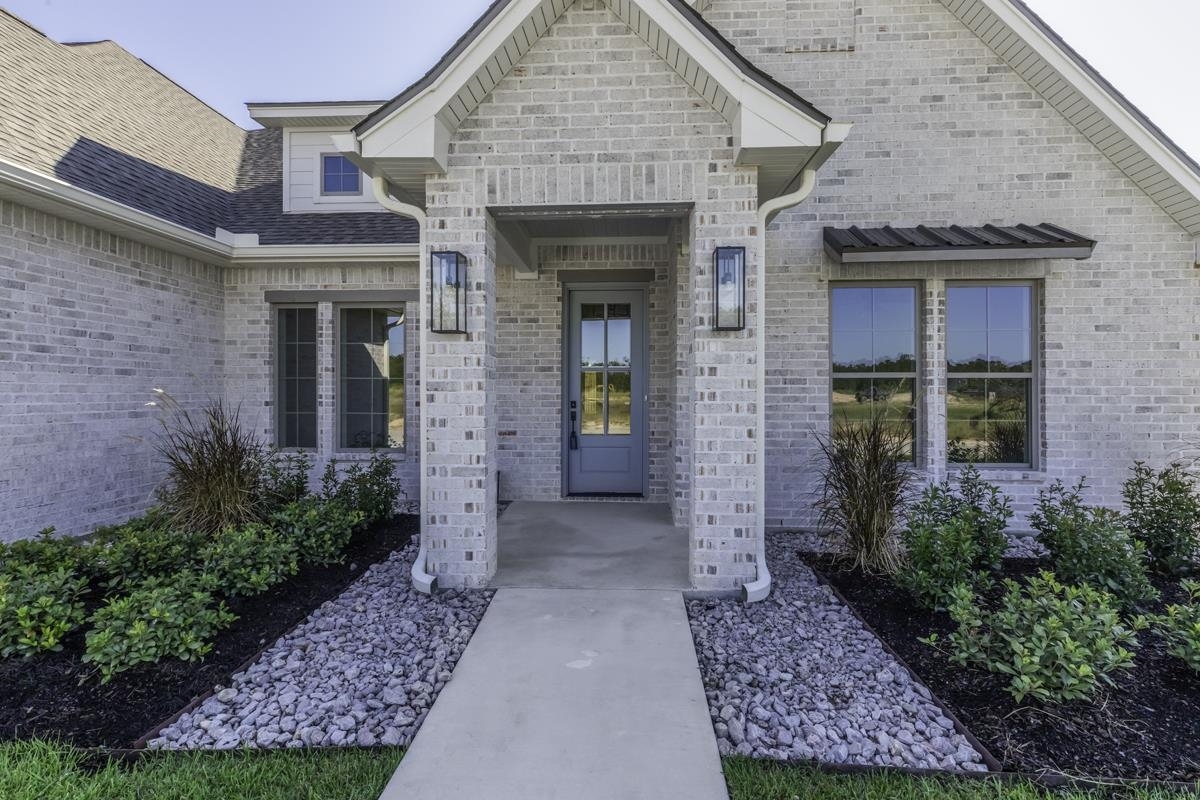 Property Photo: 224 Cody Ln TX 77657