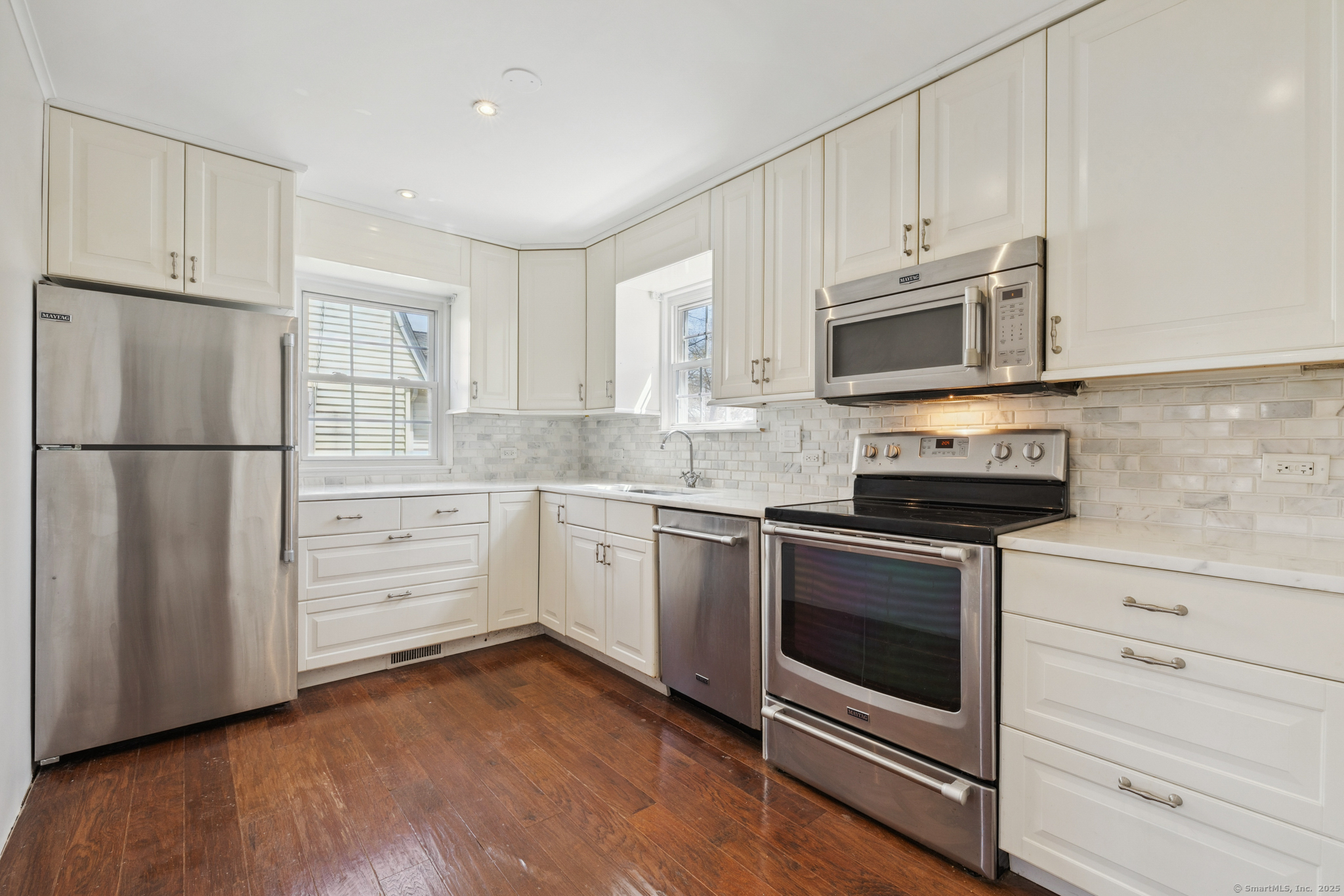 Property Photo: 1805 Asylum Avenue CT 06117