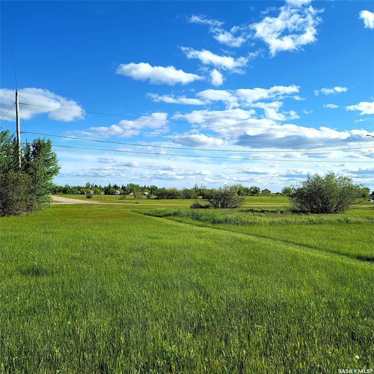 Property Photo: 725 Park Drive SK S0A 0L0