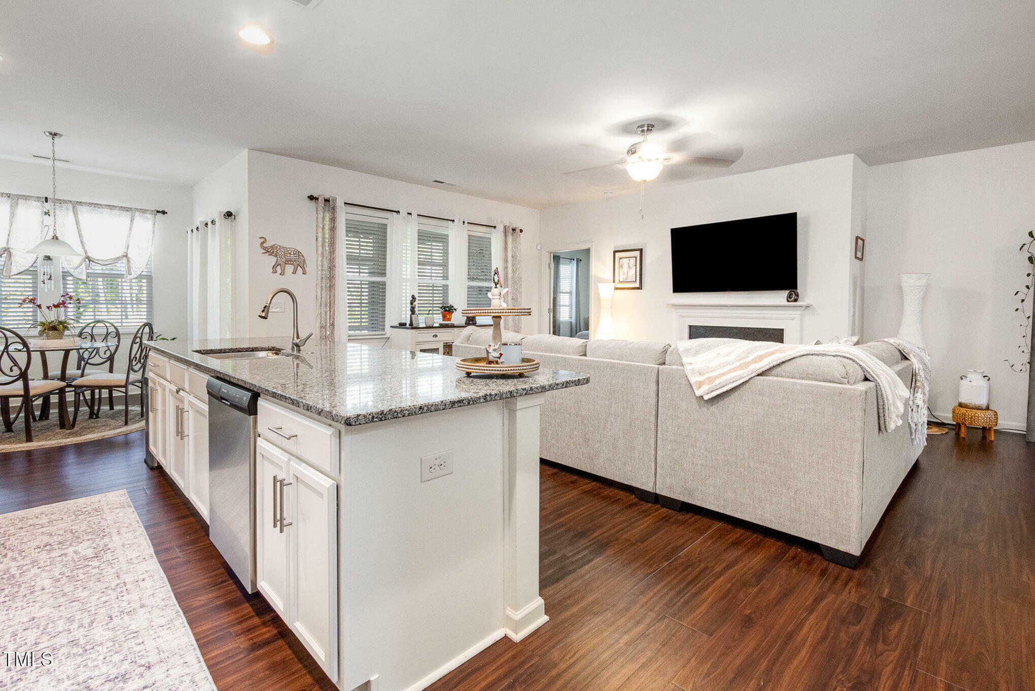 Property Photo: 46 S Great White Way NC 27527