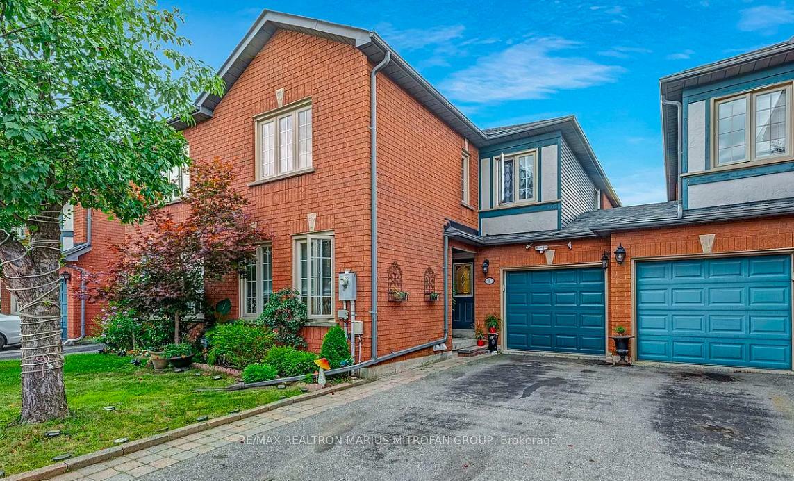 Property Photo: 8 Louana Crescent ON L4L 8X1