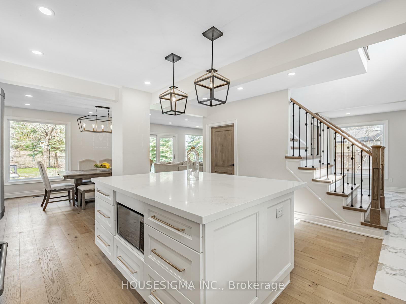 Property Photo: 10 Whitney Court ON L1P 1C6