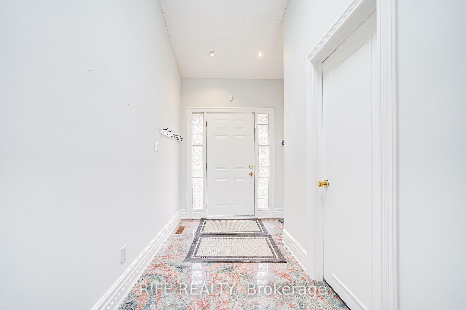 Property Photo: 17 Bramble Drive ON M3B 2E9