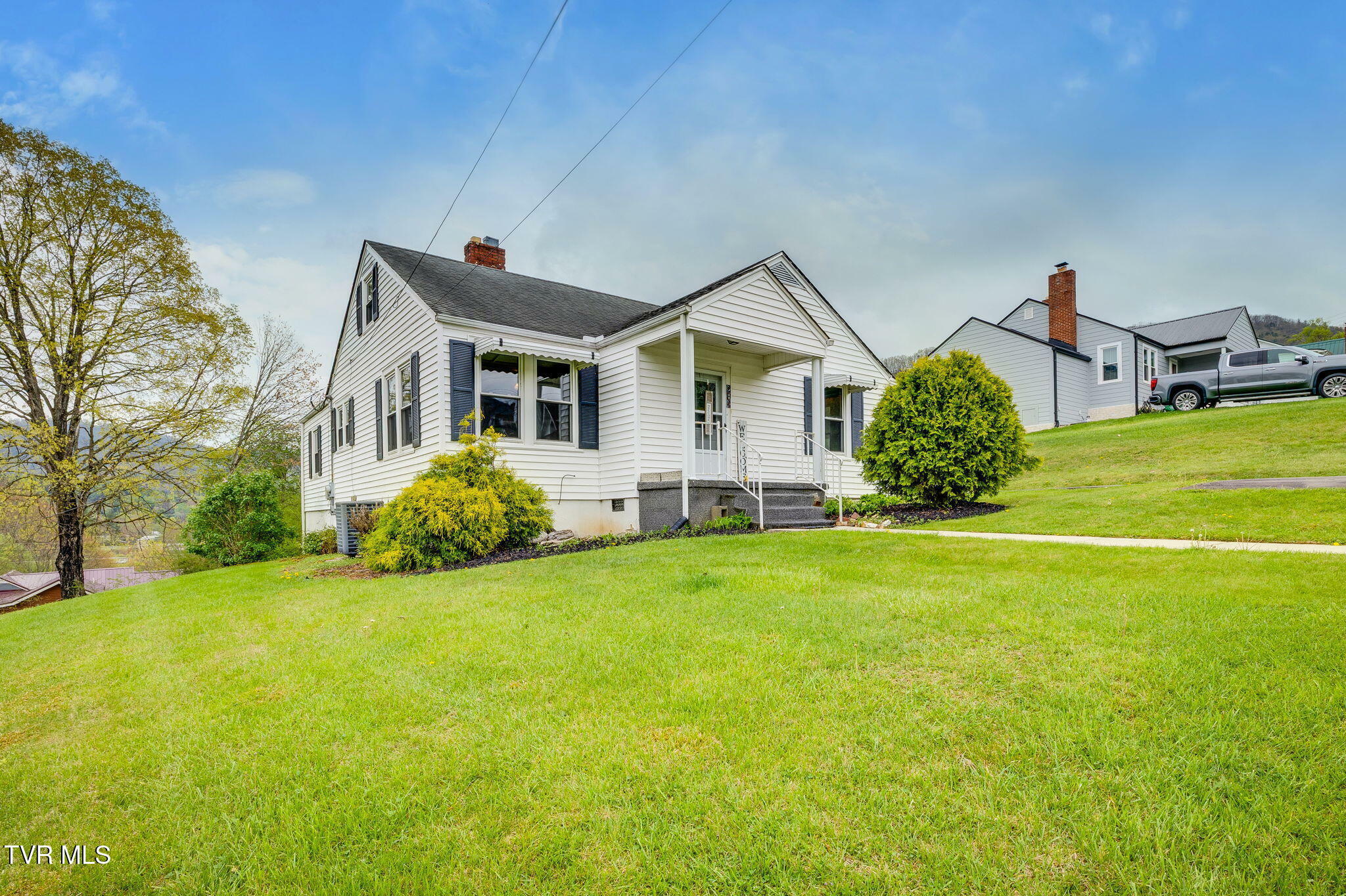 Property Photo: 263 Oak Street TN 37683