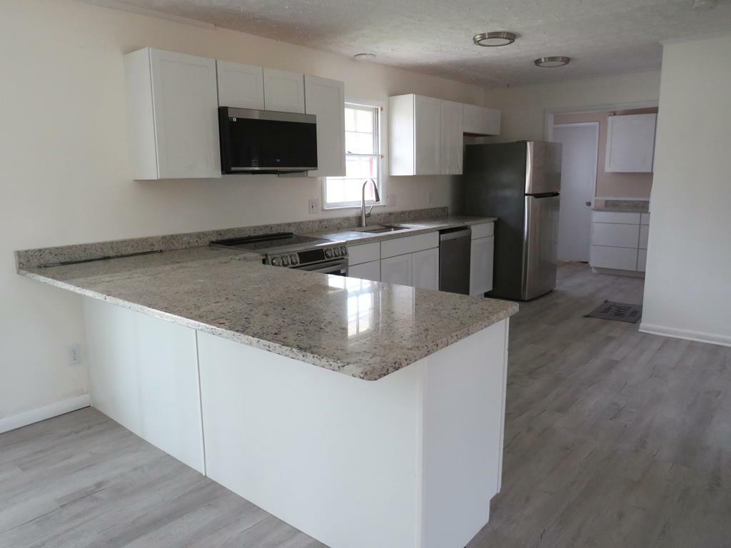 Property Photo: 908 Habersham Rd GA 31602