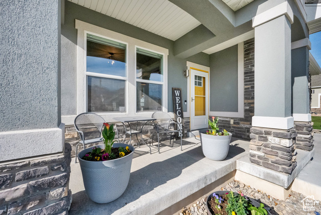 Property Photo: 2385 E 430 S UT 84660