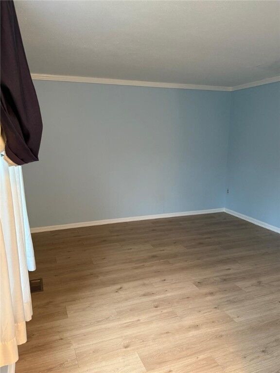 Property Photo: 208 Countryside Dr PA 15136