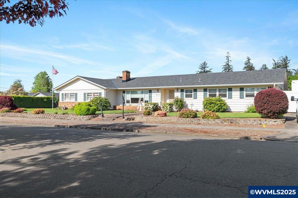 Property Photo: 6429 14th Av NE OR 97303