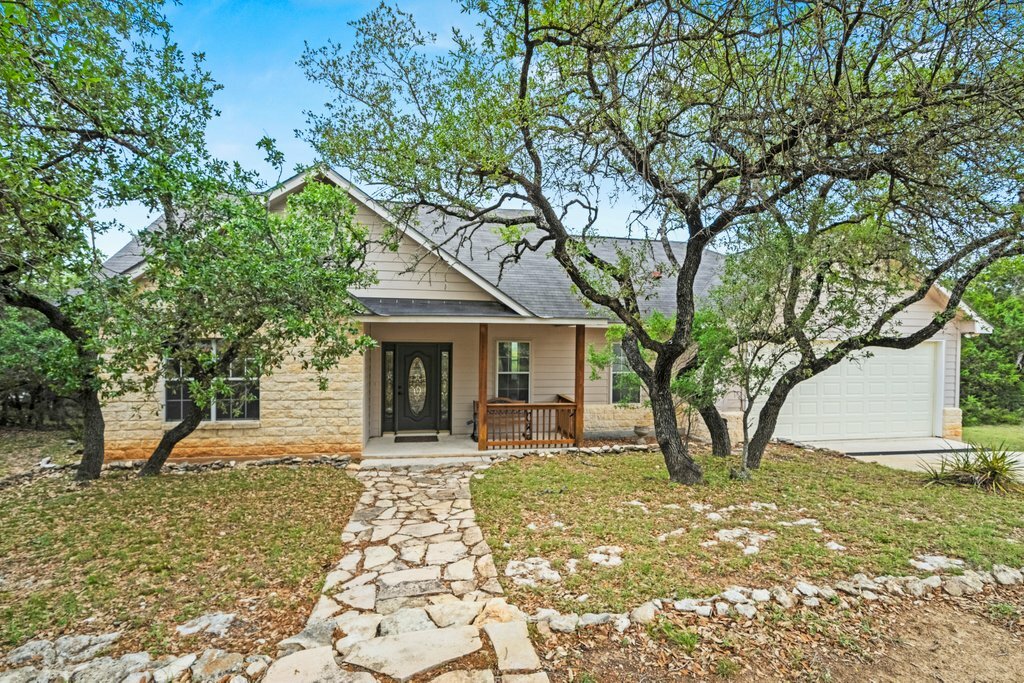 1159 Stallion Springs Drive  Fischer TX 78623 photo