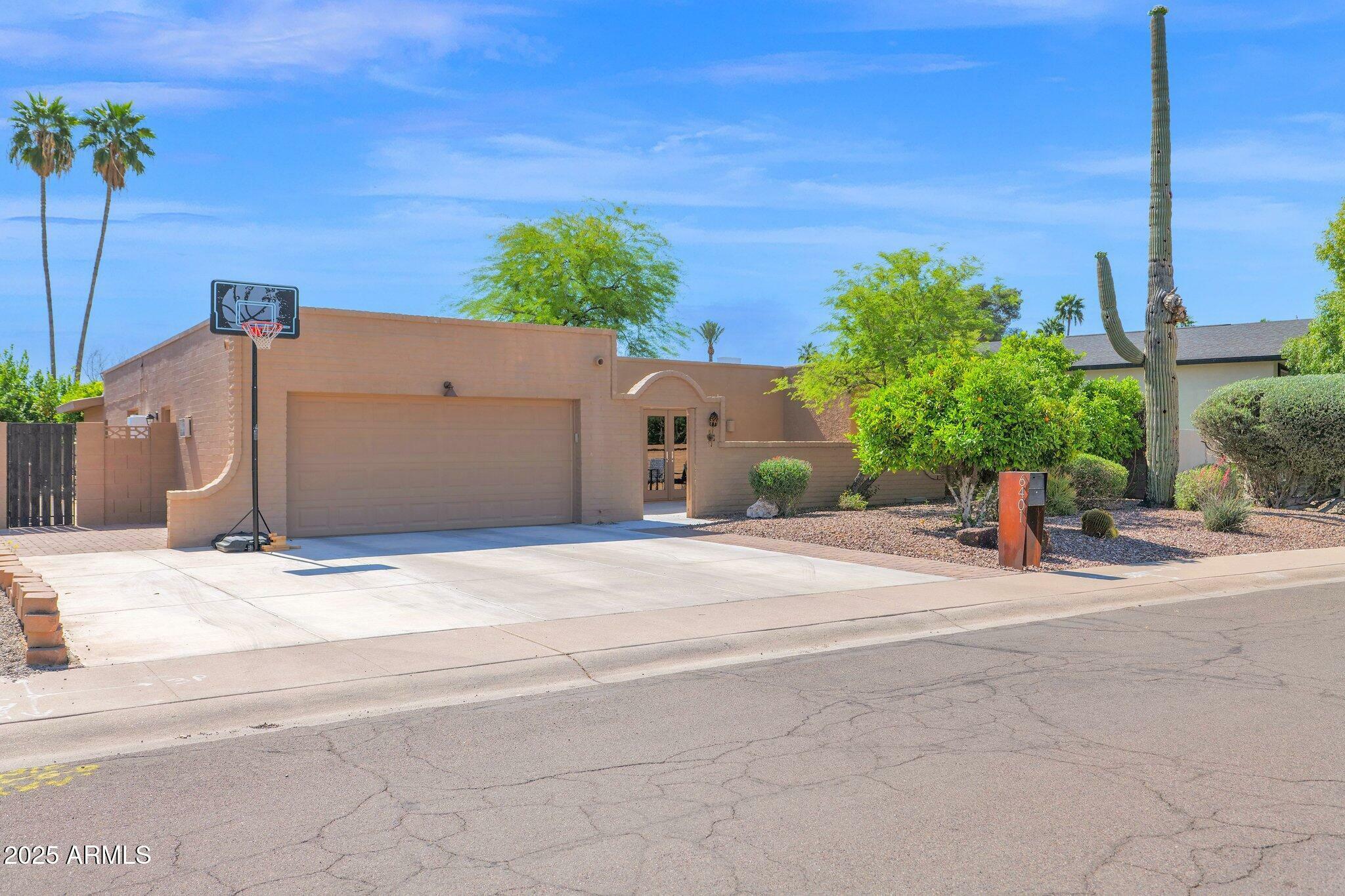 Property Photo: 6401 N 82nd Way AZ 85250