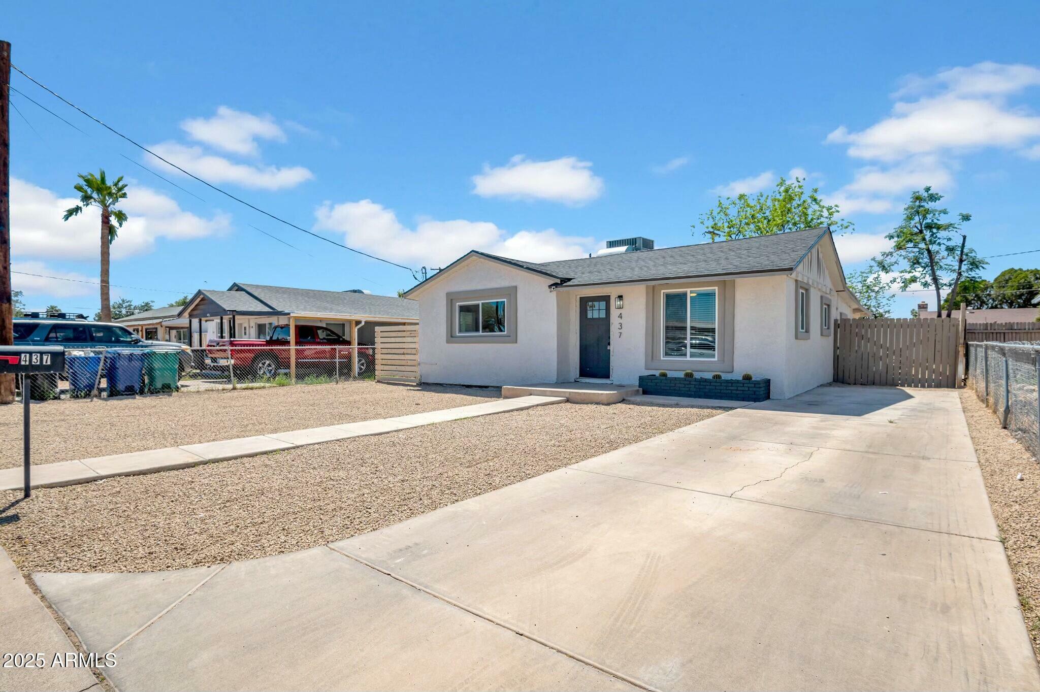 Property Photo: 437 W 6th Place AZ 85201