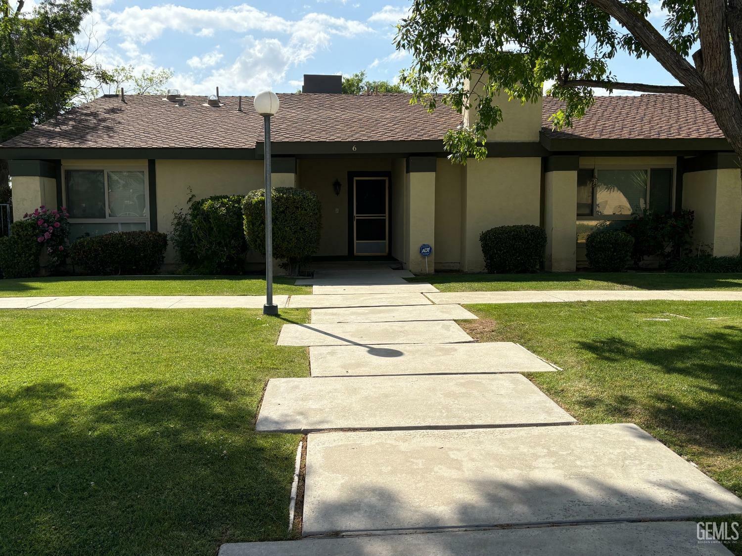 Property Photo: 800 Lexington Street 26 CA 93215