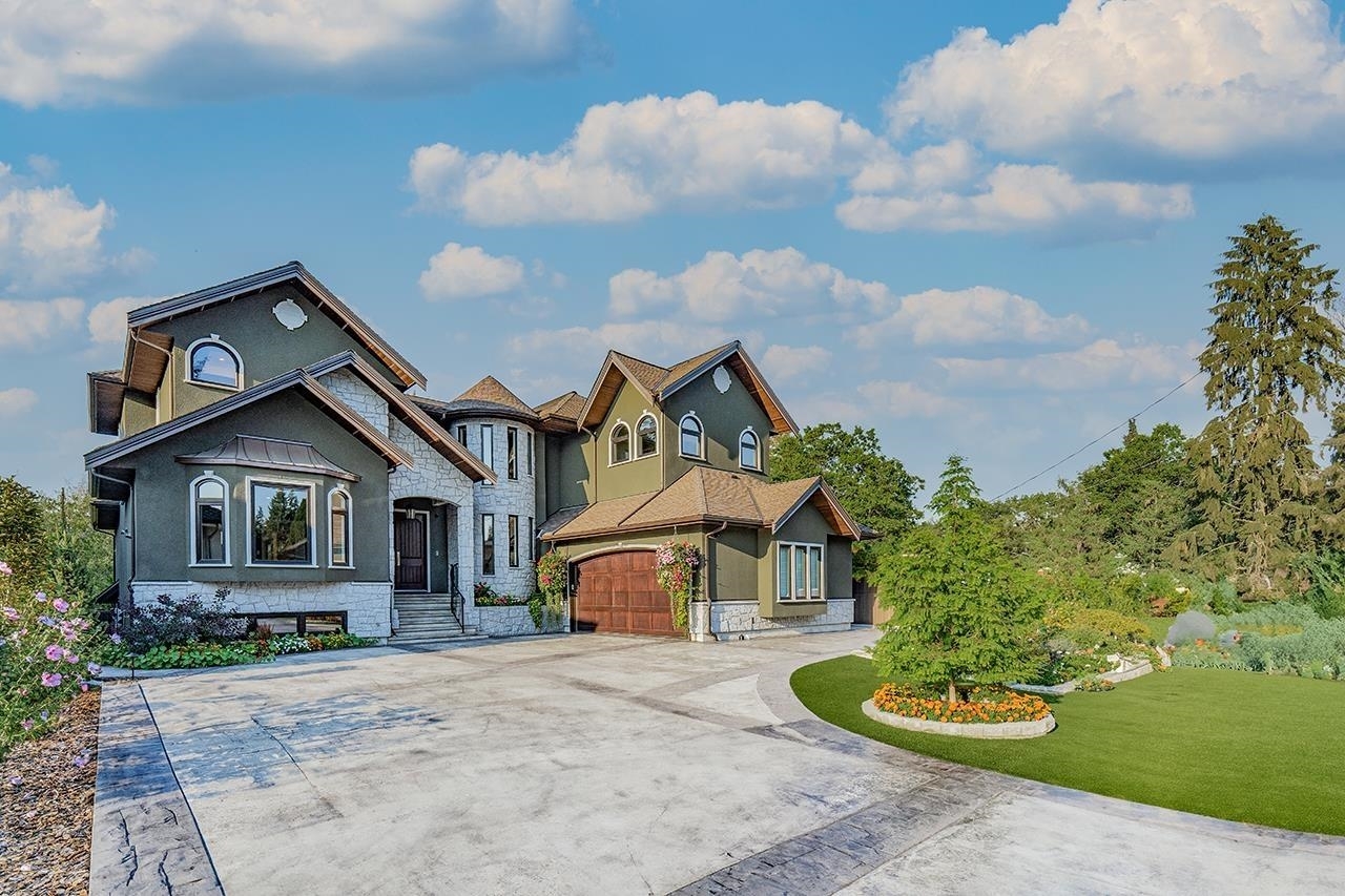 Property Photo: 1213 Cottonwood Avenue BC V3J 2T4