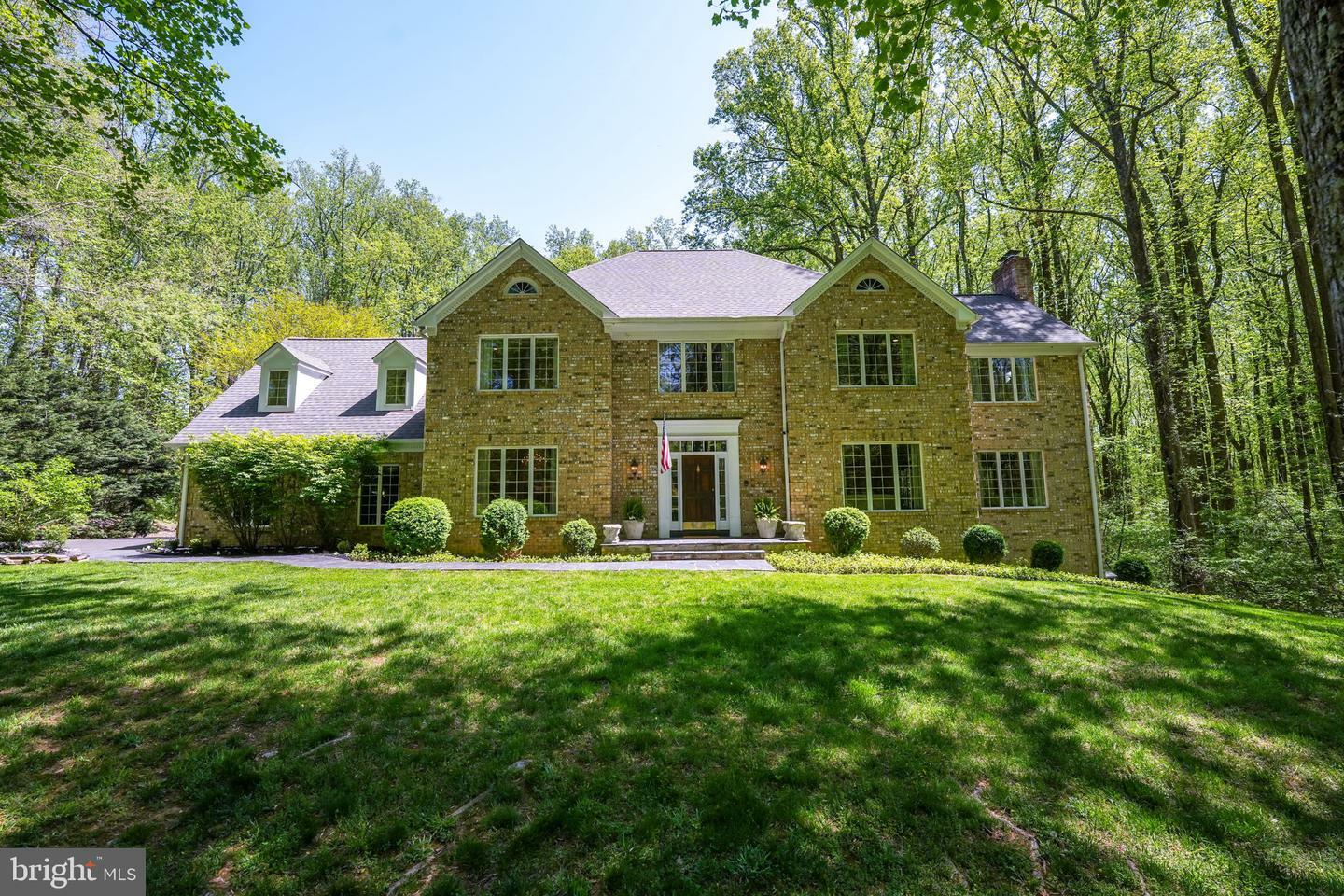 Property Photo: 6613 Plantation Lane VA 20187